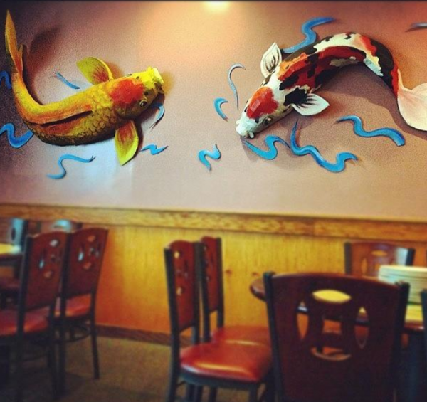 Lukisan koi di dinding